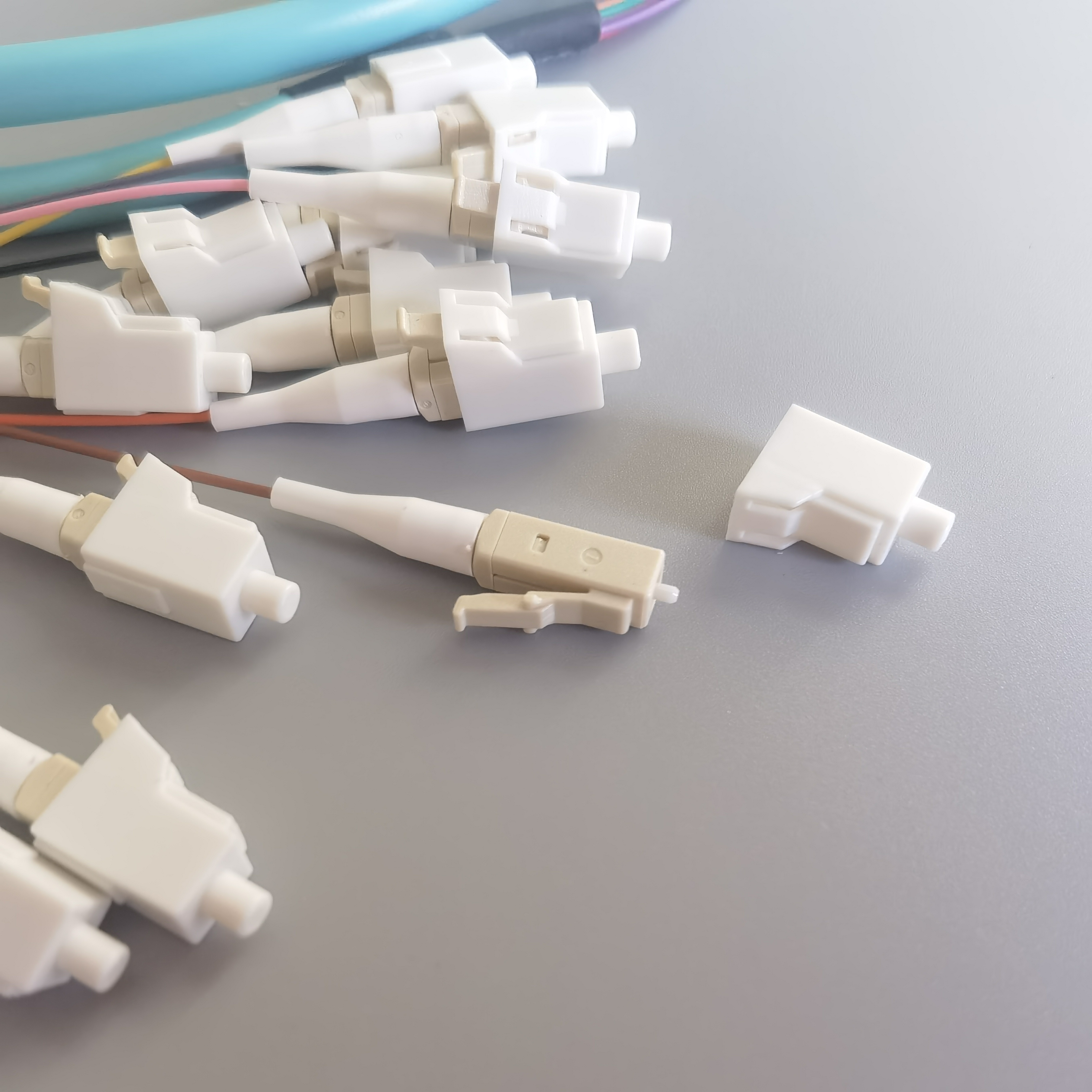 FTTH Fiber Optic Pigtail LC UPC 12 Colors 1.5M 0.9mm OM3 Multimode Indoor High Quality Patch Cord