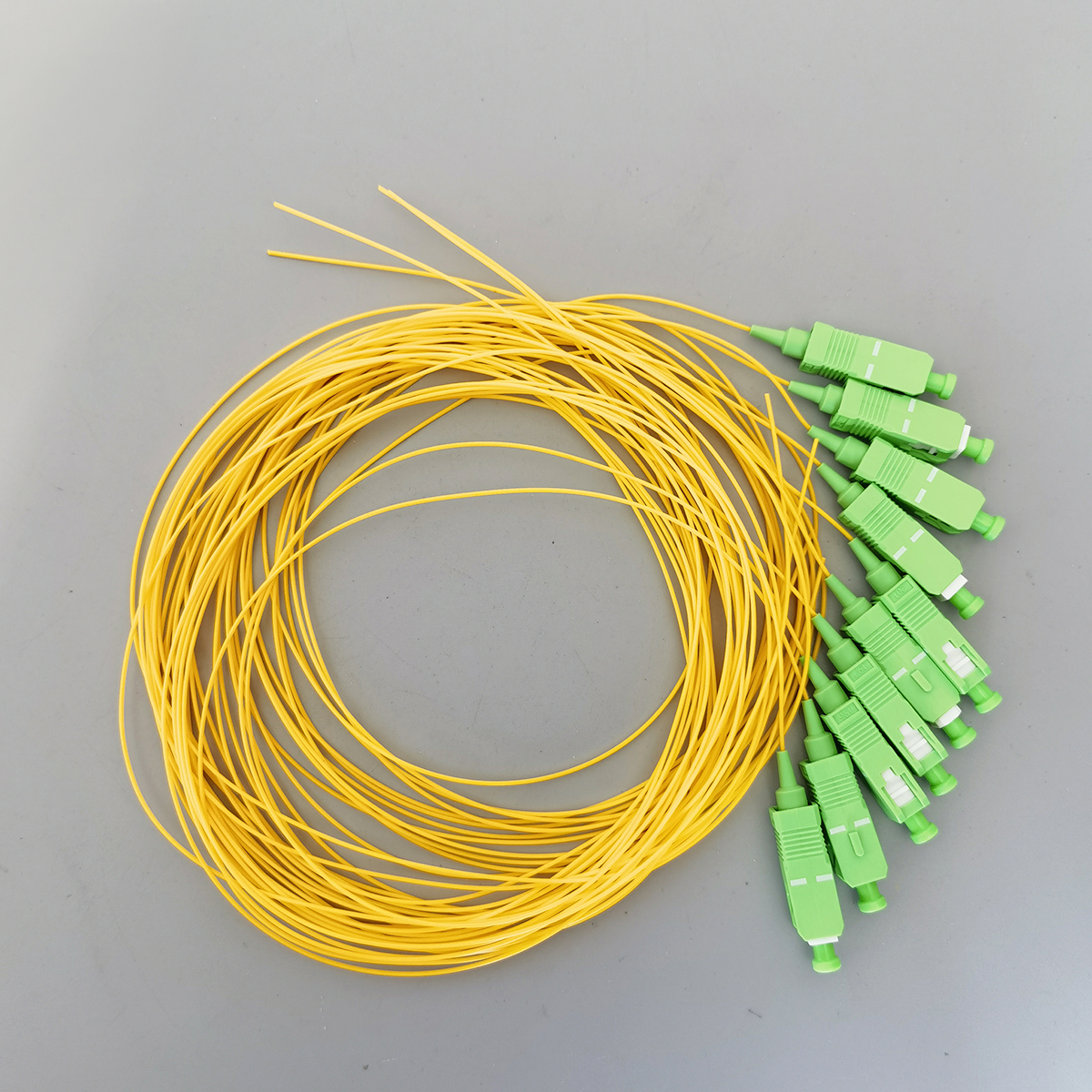 FTTH Fiber Optic Pigtail SC APC 1.5M 10PCS Pack 0.9mm Single Mode Indoor Patch Cord