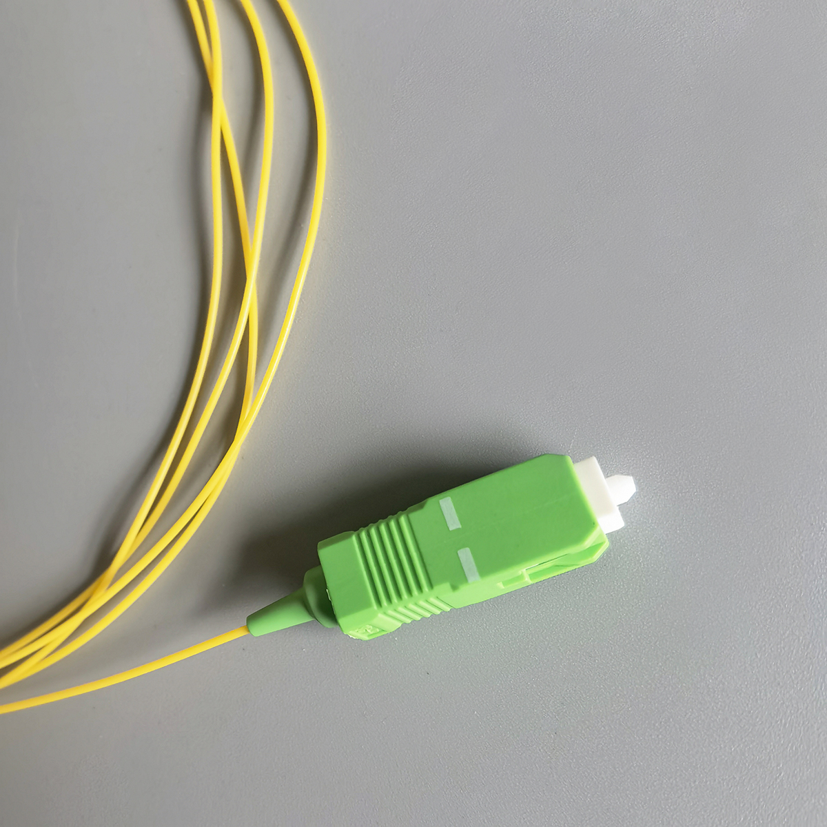 FTTH Fiber Optic Pigtail SC APC 1.5M 10PCS Pack 0.9mm Single Mode Indoor Patch Cord
