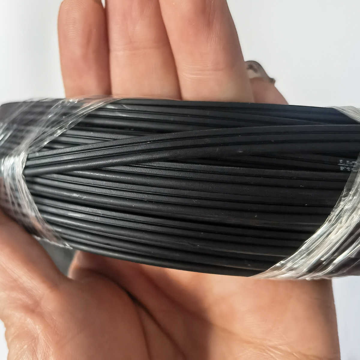 FTTH 20-500M Outdoor Drop Fiber Optic Cable SC UPC-SC UPC Single Mode Single Fiber Durable Network