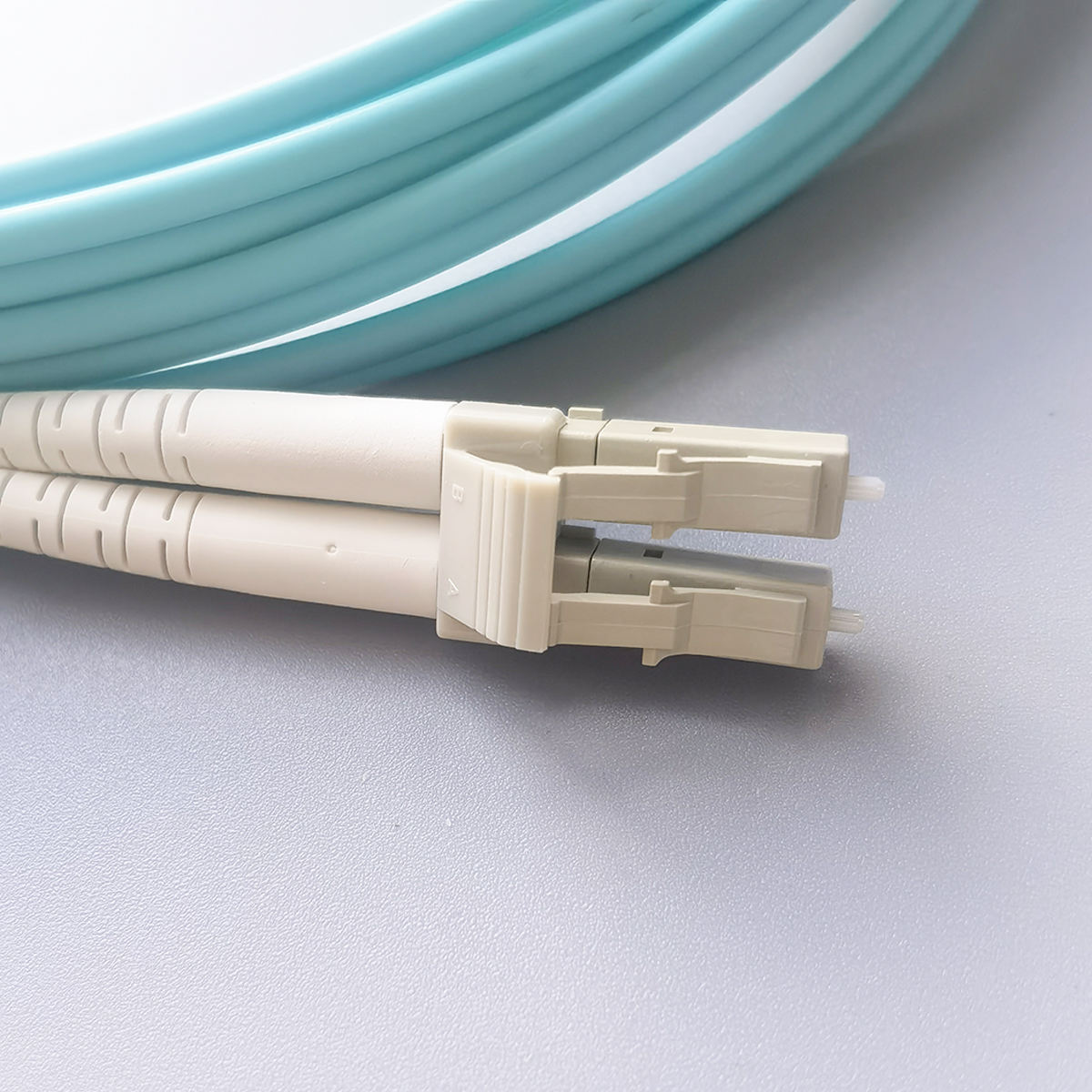 FTTH LC UPC to LC UPC OM3 Fiber Optic Cable 10Gbps Multimode Duplex 2.0mm Jumper for Data Center FTTH LC UPC to LC UPC OM3 Fiber Optic Cable 10Gbps Multimode Duplex 2.0mm Jumper for Data Center