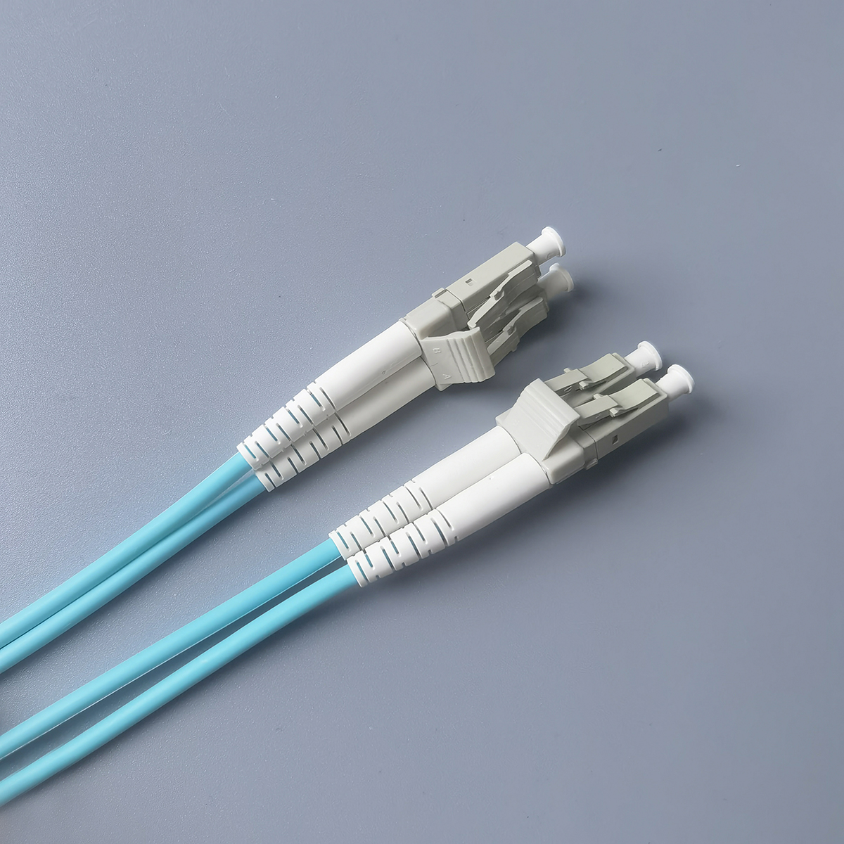 FTTH LC UPC to LC UPC OM3 Fiber Optic Cable 10Gbps Multimode Duplex 2.0mm Jumper for Data Center