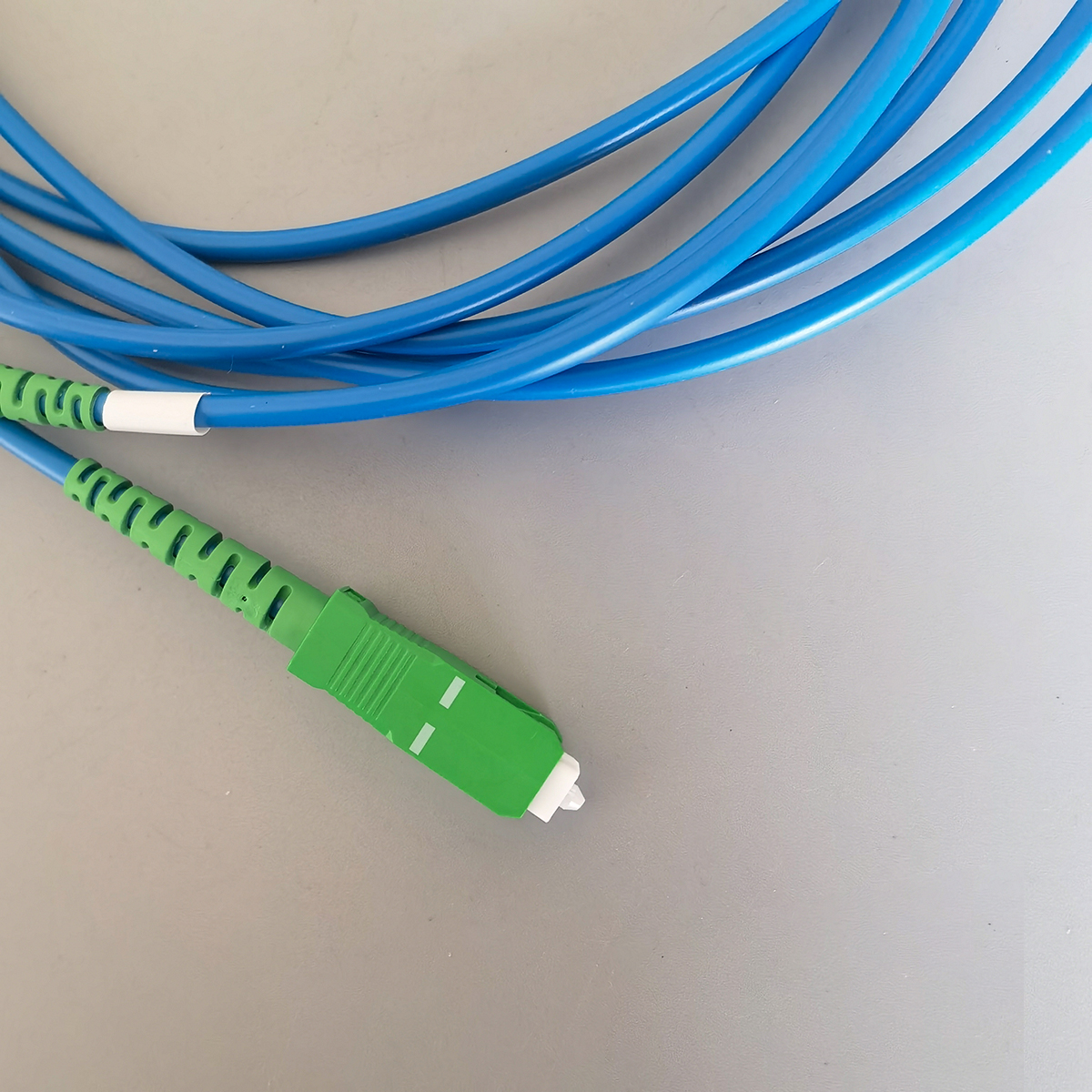 FTTH 3M SC/APC to SC/APC Single Mode Fiber Optic Patch Cable G652D Indoor Blue Fiber Optic Cable FTTH 3M SC/APC to SC/APC Single Mode Fiber Optic Patch Cable G652D Indoor Blue Fiber Optic Cable