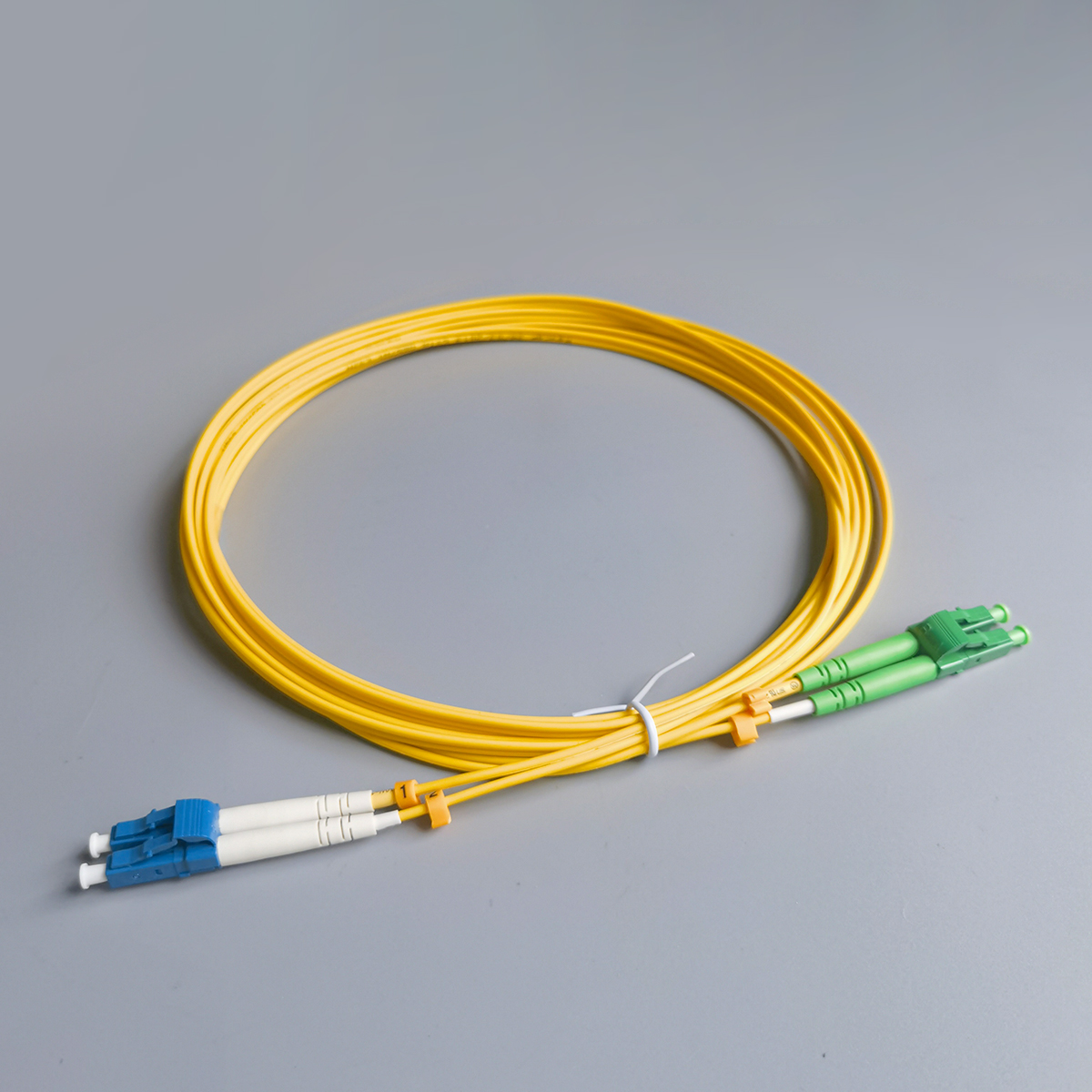 High Quality FTTH Fiber Optic Internet Cable LC/APC to LC/UPC Single Mode Duplex 2.0mm Patch Cord High Quality FTTH Fiber Optic Internet Cable LC/APC to LC/UPC Single Mode Duplex 2.0mm Patch Cord