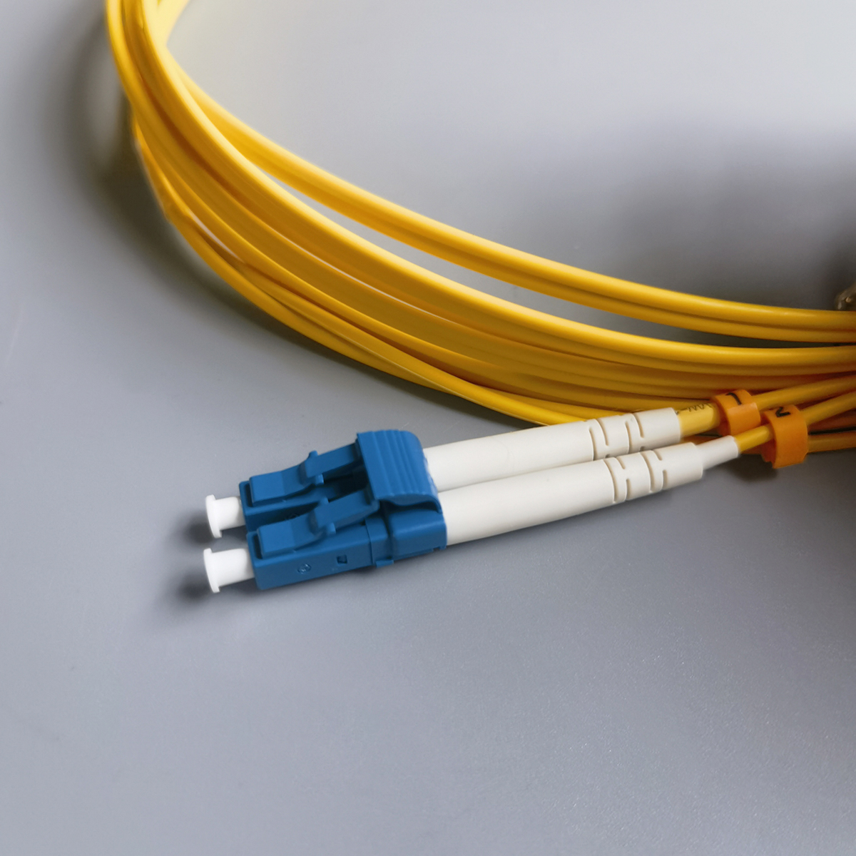 High Quality FTTH Fiber Optic Internet Cable LC/APC to LC/UPC Single Mode Duplex 2.0mm Patch Cord