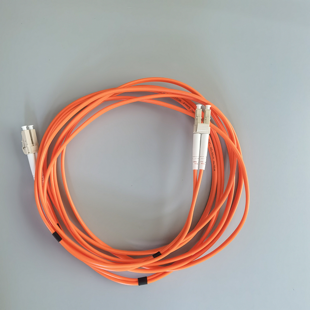 FTTH OM1 Fiber Optic Cable Duplex Multimode LC UPC to LC UPC 3M 62.5 125μm Indoor Extension Cord FTTH OM1 Fiber Optic Cable Duplex Multimode LC UPC to LC UPC 3M 62.5 125μm Indoor Extension Cord