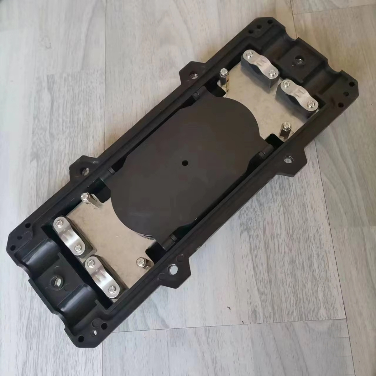 12 Core Fiber Splice Closure 2 In 2 Out Horizontal Outdoor Waterproof Fiber Junction Box Customized 12 Core Fiber Splice Closure 2 In 2 Out Horizontal Outdoor Waterproof Fiber Junction Box Customized