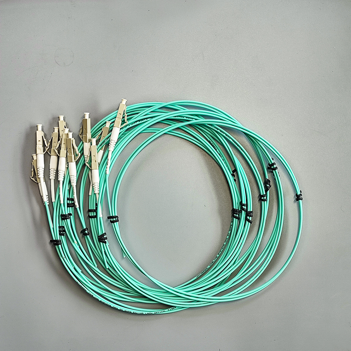 FTTH OM3 LC UPC Fiber Optic Pigtail Multimode 1M LSZH 2.0mm Converter Patch Cord Extension Cord FTTH OM3 LC UPC Fiber Optic Pigtail Multimode 1M LSZH 2.0mm Converter Patch Cord Extension Cord