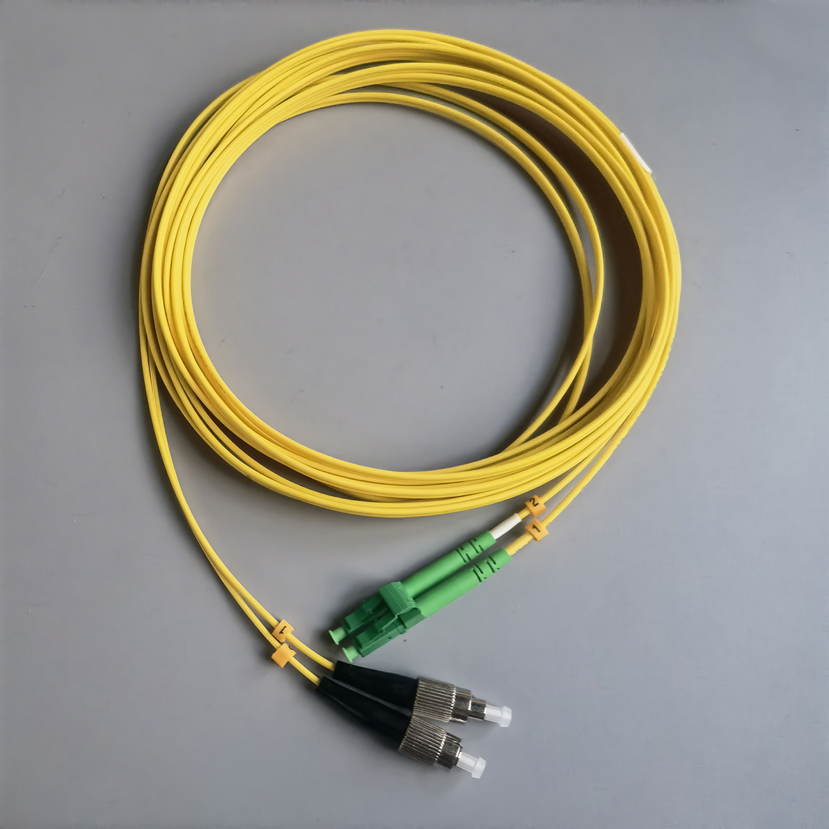 FTTH LC APC to FC PC Duplex Fiber Optic Patch Cord 2.0mm LSZH Single Mode Cable 5m 7m FTTH LC APC to FC PC Duplex Fiber Optic Patch Cord 2.0mm LSZH Single Mode Cable 5m 7m