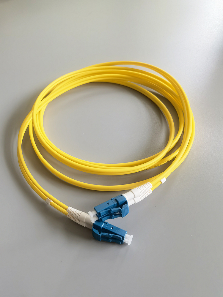 FTTH Fiber Optic Cable LC/UPC to LC/UPC Single-Mode Duplex 9/125μm G657A2 LSZH 1.6mm Patch Cord FTTH Fiber Optic Cable LC/UPC to LC/UPC Single-Mode Duplex 9/125μm G657A2 LSZH 1.6mm Patch Cord