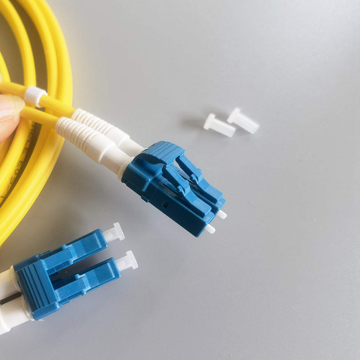 FTTH Fiber Optic Cable LC/UPC to LC/UPC Single-Mode Duplex 9/125μm G657A2 LSZH 1.6mm Patch Cord