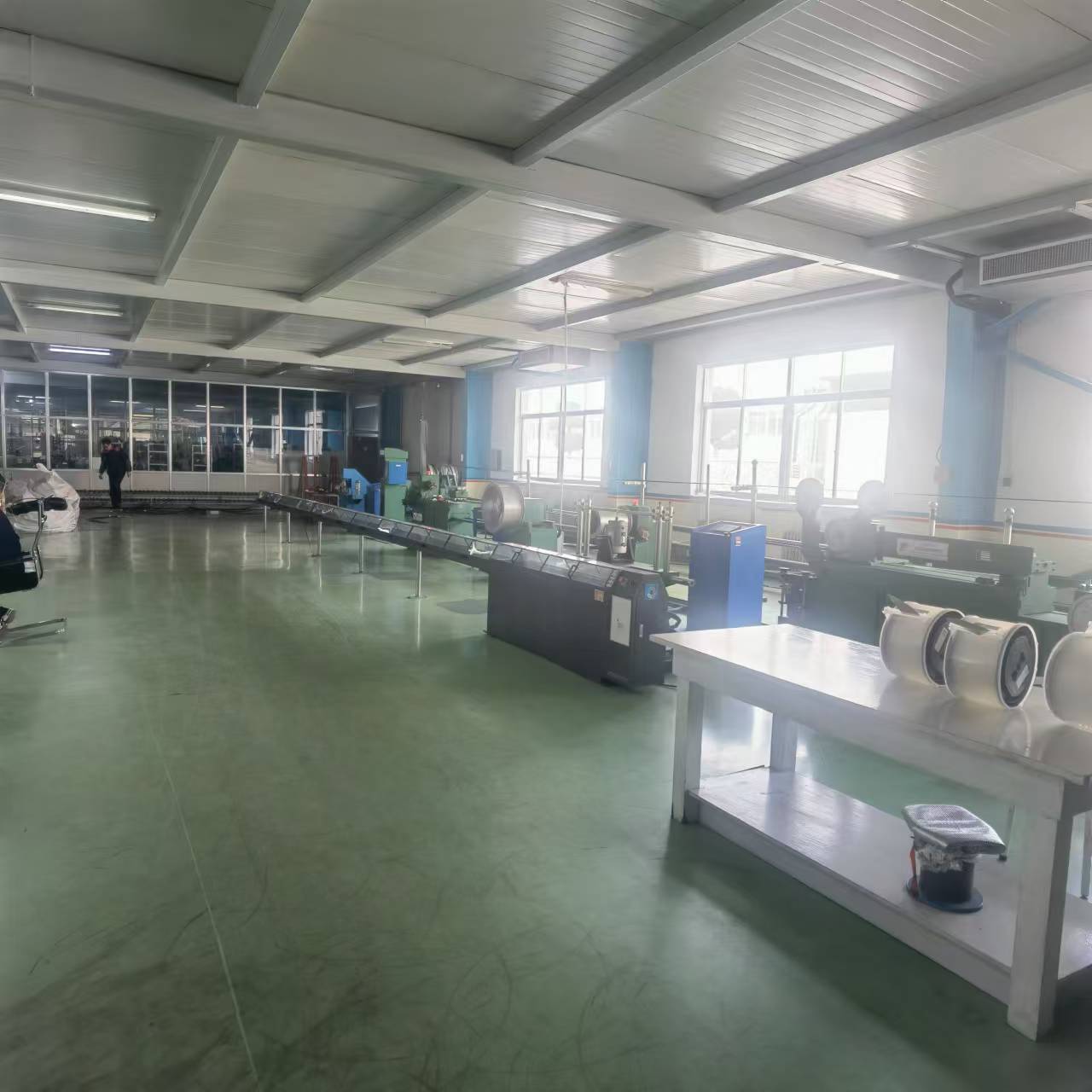 Our Professional Fiber Optic Cable Manufacturing Factory is Running at Full Capacity