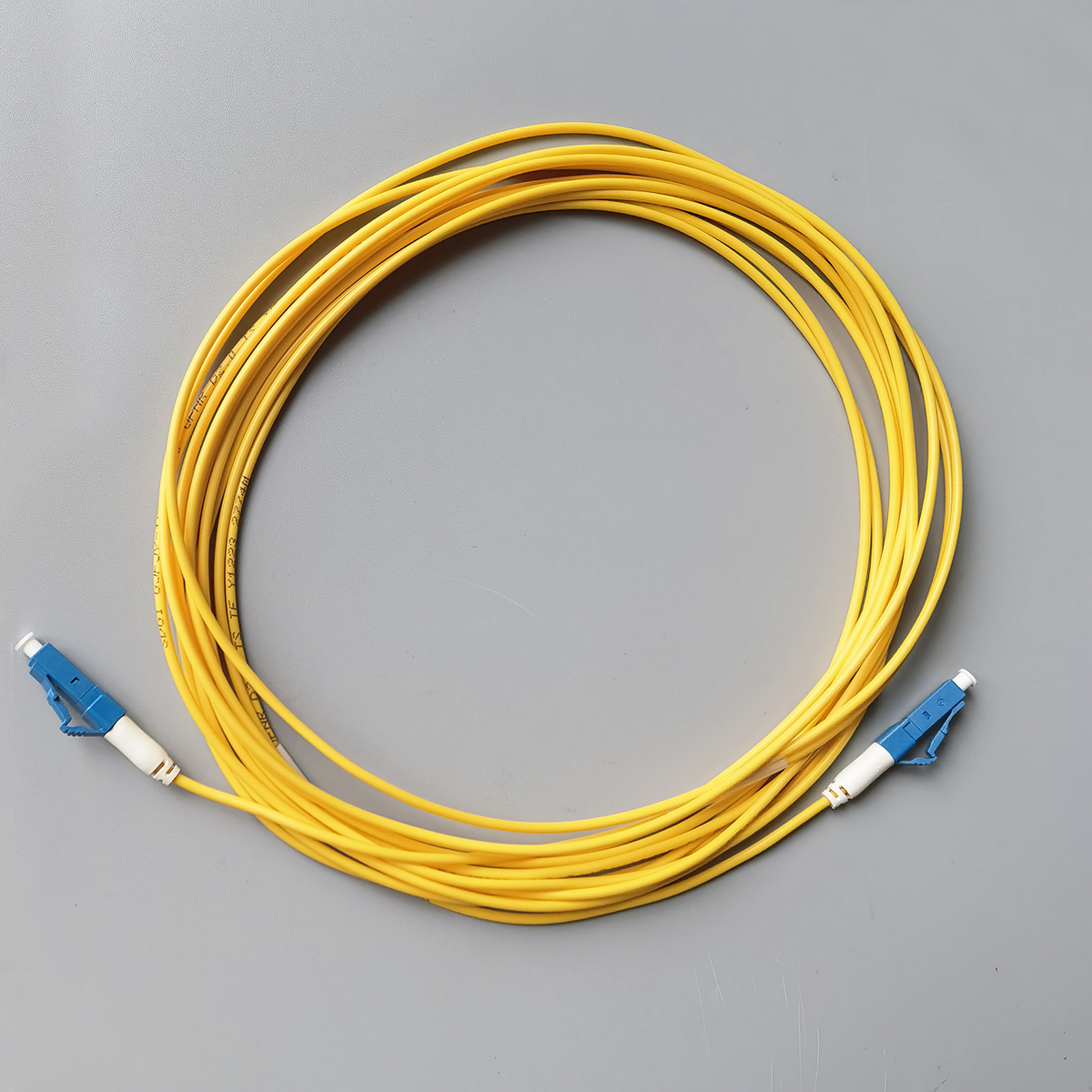 FTTH Fiber Optic Cable LC UPC To LC UPC Singlemode Simplex Indoor 2.0mm High Speed Internet Card