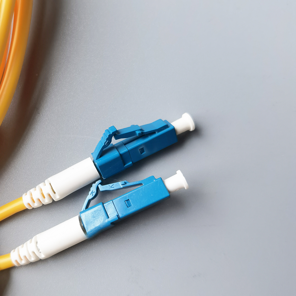 FTTH Fiber Optic Cable LC UPC To LC UPC Singlemode Simplex Indoor 2.0mm High Speed Internet Card