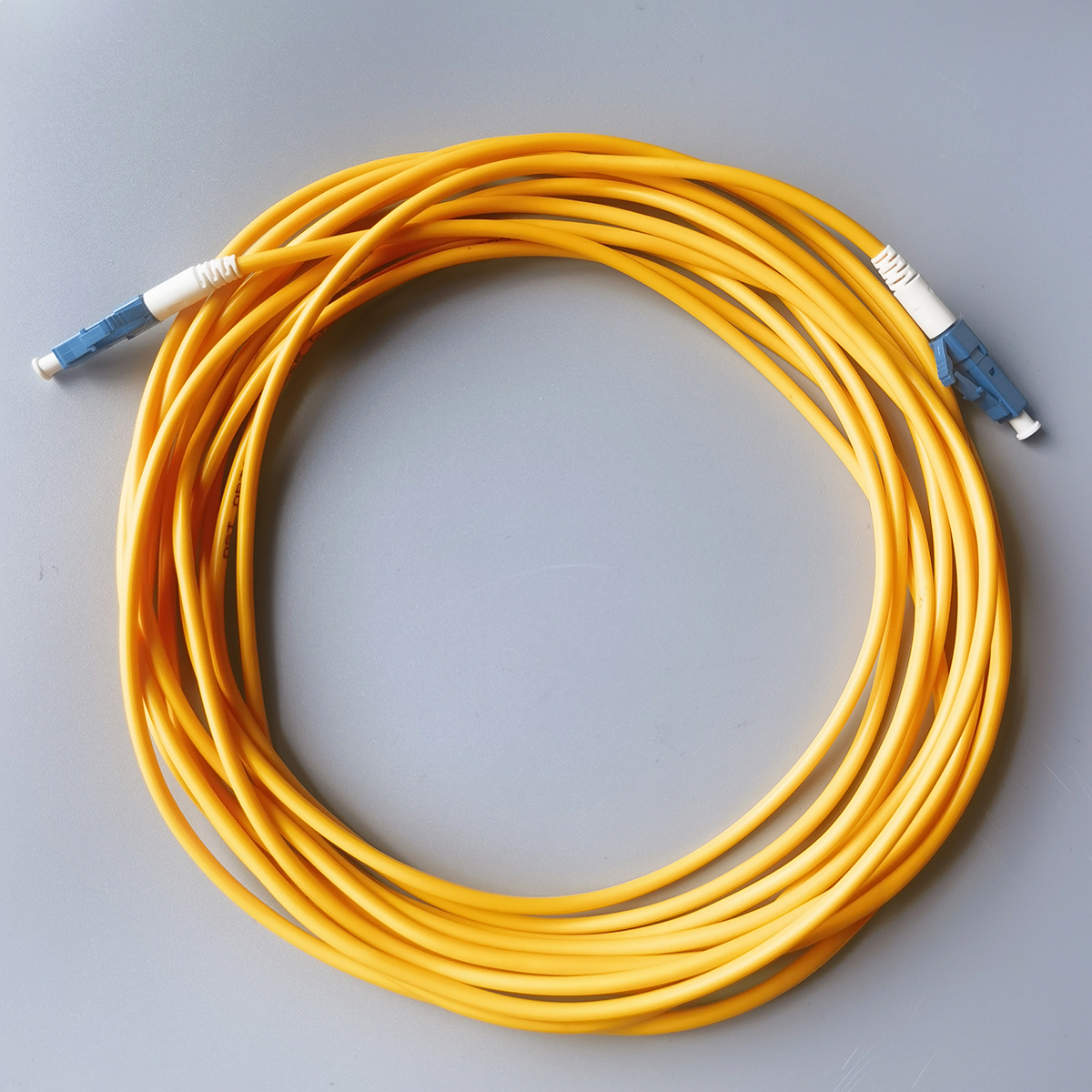 FTTH Fiber Optic Cable LC UPC To LC UPC Singlemode Simplex Indoor 2.0mm High Speed Internet Card