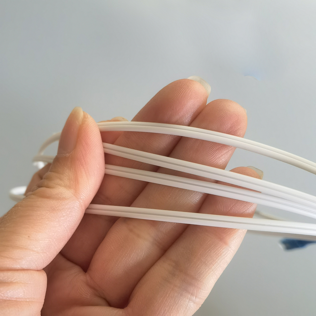 FTTH Fiber Optic Cable SC/UPC G657A1 Drop Cable Single Mode High-Speed Networks Reliable Cable