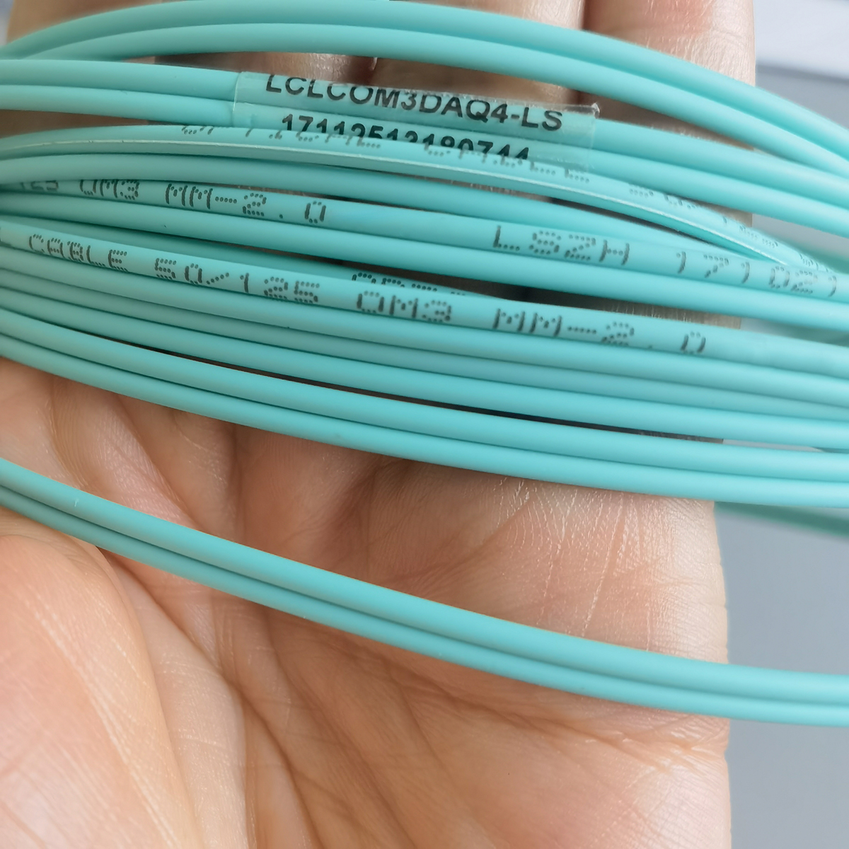 FTTH OM3 Multimode LC UPC-LC UPC LSZH Duplex Fiber Optic Cable 2.0mm High Speed Reliable Cable FTTH OM3 Multimode LC UPC-LC UPC LSZH Duplex Fiber Optic Cable 2.0mm High Speed Reliable Cable