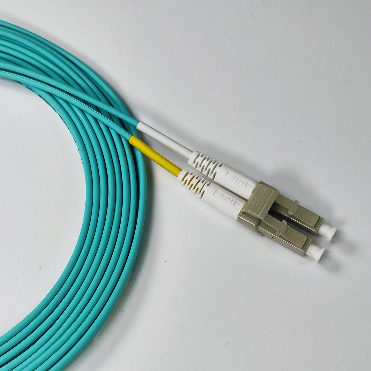 FTTH OM3 Multimode LC UPC-LC UPC LSZH Duplex Fiber Optic Cable 2.0mm High Speed Reliable Cable FTTH OM3 Multimode LC UPC-LC UPC LSZH Duplex Fiber Optic Cable 2.0mm High Speed Reliable Cable