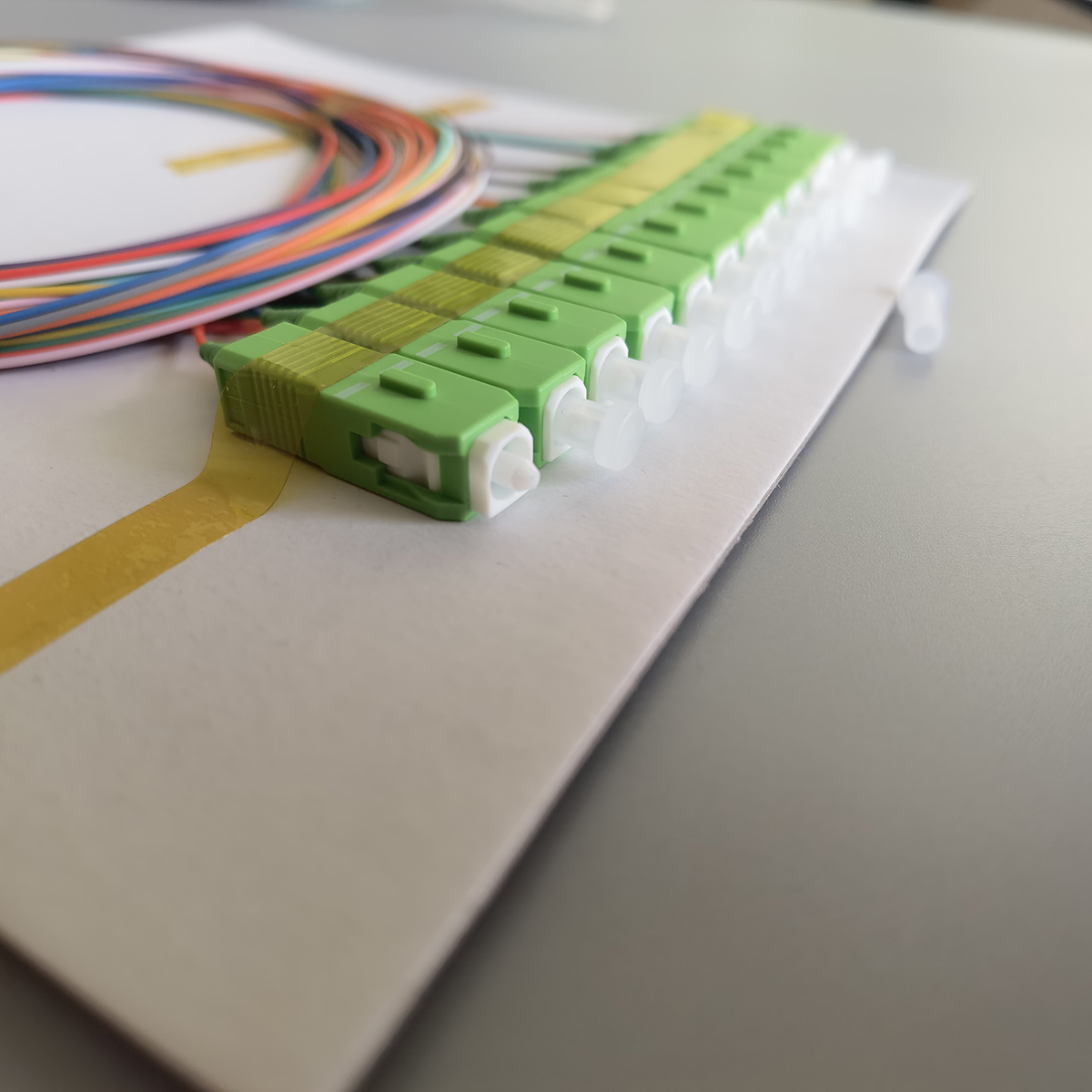 FTTH Fiber Optic Network Pigtail Cable 12-Core Single Mode SC/APC 2M 0.9mm Indoor Patchcord