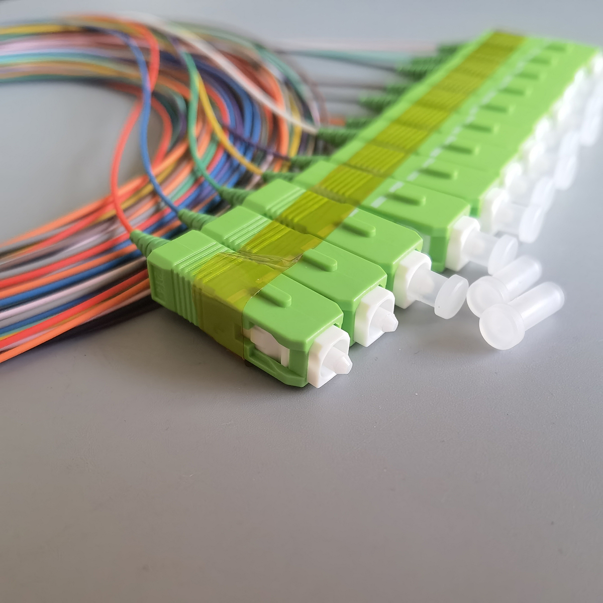 FTTH Fiber Optic Network Pigtail Cable 12-Core Single Mode SC/APC 2M 0.9mm Indoor Patchcord