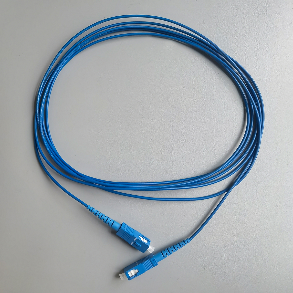 FTTH SC/UPC-SC/UPC 3M 2.0mm Indoor Simplex Fiber Optic Patch Cord Cable High-Speed Low Loss FTTH SC/UPC-SC/UPC 3M 2.0mm Indoor Simplex Fiber Optic Patch Cord Cable High-Speed Low Loss