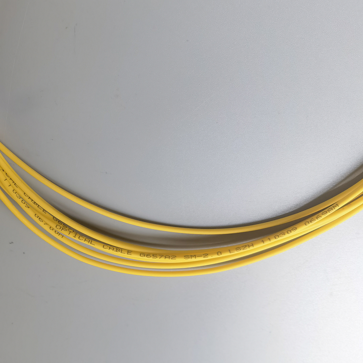 FTTH LC/APC to LC/APC 2.0mm G657A2 Fiber Optic Patch Cord High Speed Low Loss Indoor Cable FTTH LC/APC to LC/APC 2.0mm G657A2 Fiber Optic Patch Cord High Speed Low Loss Indoor Cable