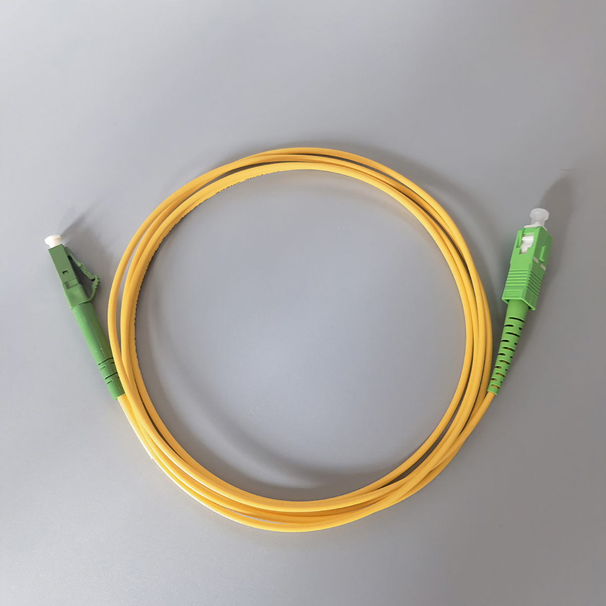 FTTH SC/APC To LC/APC Single Mode G657A1 Bend Insensitive 2.0mm LSZH Jacket Fiber Patch Cable FTTH SC/APC To LC/APC Single Mode G657A1 Bend Insensitive 2.0mm LSZH Jacket Fiber Patch Cable