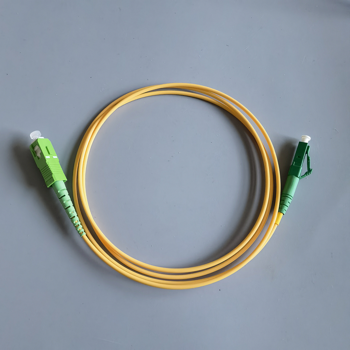 FTTH SC/APC To LC/APC Single Mode G657A1 Bend Insensitive 2.0mm LSZH Jacket Fiber Patch Cable 