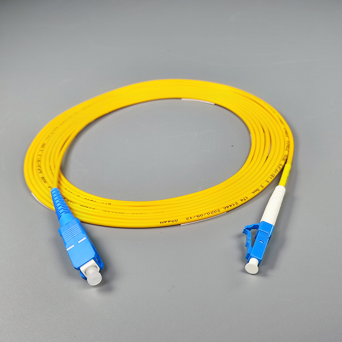 FTTH Fiber Optic Patch Cable Single Mode Simplex SC UPC to LC UPC 2.0mm LSZH Jacket 9/125μm Cable FTTH Fiber Optic Patch Cable Single Mode Simplex SC UPC to LC UPC 2.0mm LSZH Jacket 9/125μm Cable