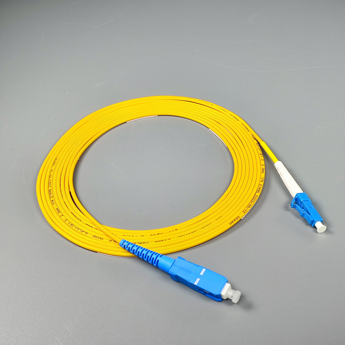 FTTH Fiber Optic Patch Cable Single Mode Simplex SC UPC to LC UPC 2.0mm LSZH Jacket 9/125μm Cable FTTH Fiber Optic Patch Cable Single Mode Simplex SC UPC to LC UPC 2.0mm LSZH Jacket 9/125μm Cable