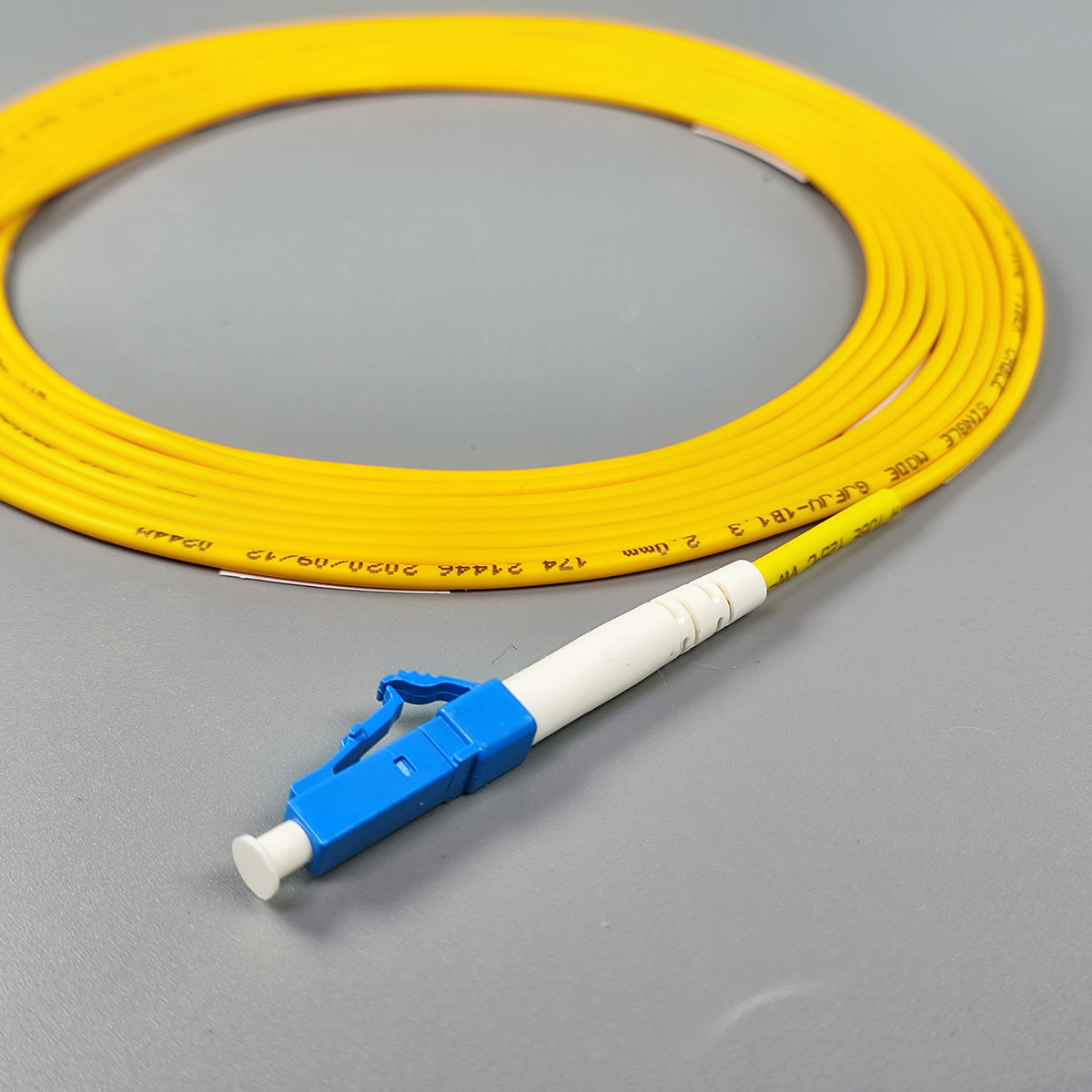 FTTH Fiber Optic Patch Cable Single Mode Simplex SC UPC to LC UPC 2.0mm LSZH Jacket 9/125μm Cable FTTH Fiber Optic Patch Cable Single Mode Simplex SC UPC to LC UPC 2.0mm LSZH Jacket 9/125μm Cable